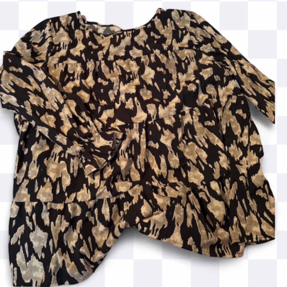 SHEIN Black and White Patterned beautiful blouse babydoll style 3x